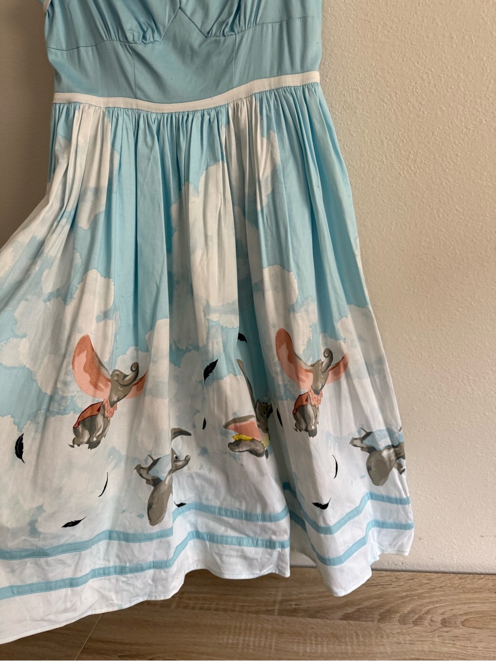 The Dress Shop Disney Parks Dumbo Dress Sz M light blue retro - Picture 8 of 10